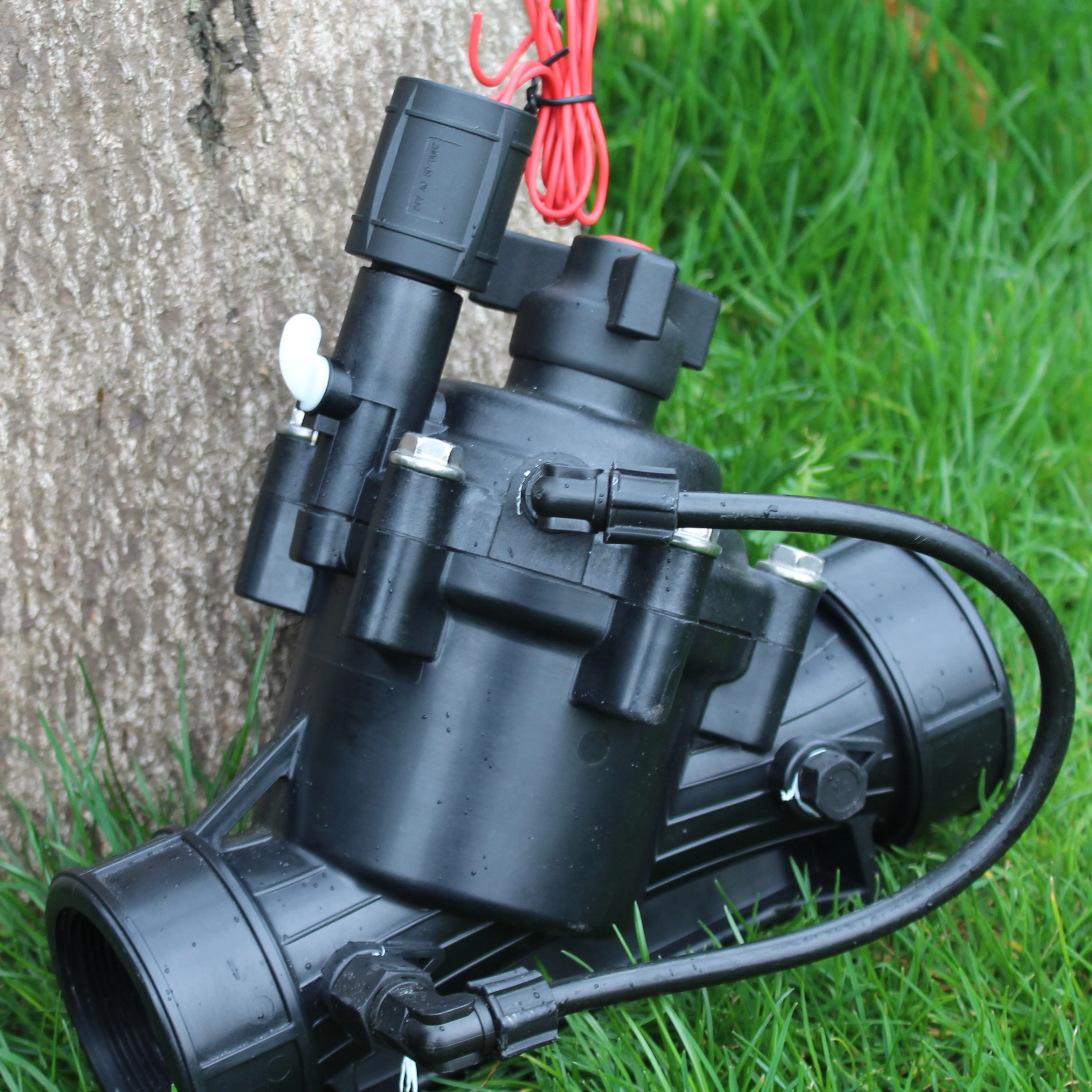 Válvulas solenoides de césped automáticas de plástico pesado de Rainirri para un proyecto de riego de jardín y paisaje